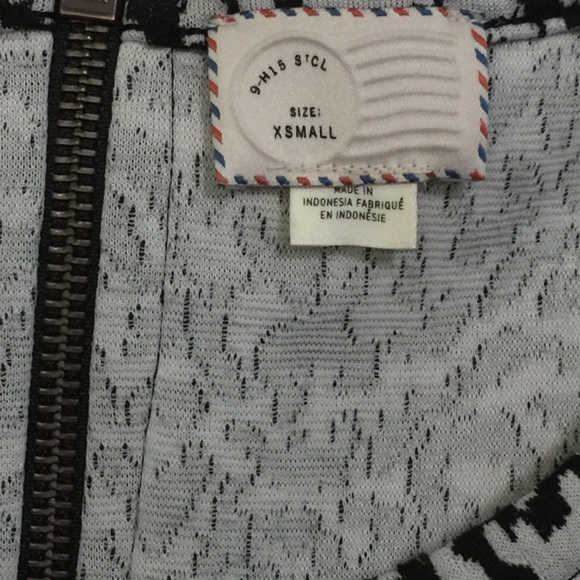 Postmark Anthropologie XS Top Short Sleeve Knit - Picture 3 of 4